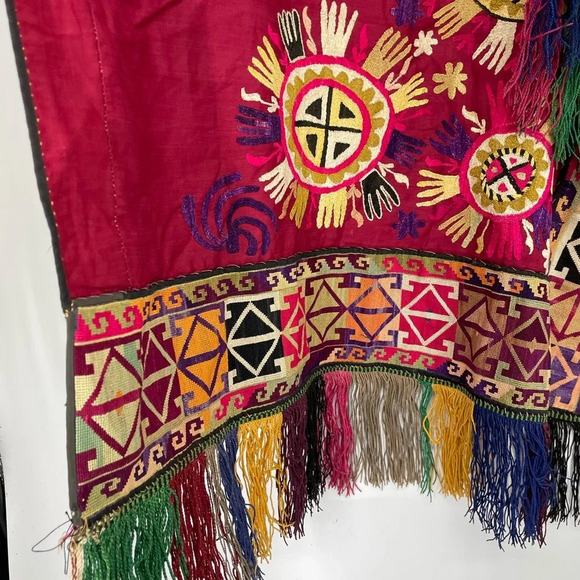 Vintage fabric ceremonial saddle blanket embroidered shawl wall hanging - Picture 2 of 8